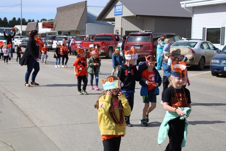 parade 2